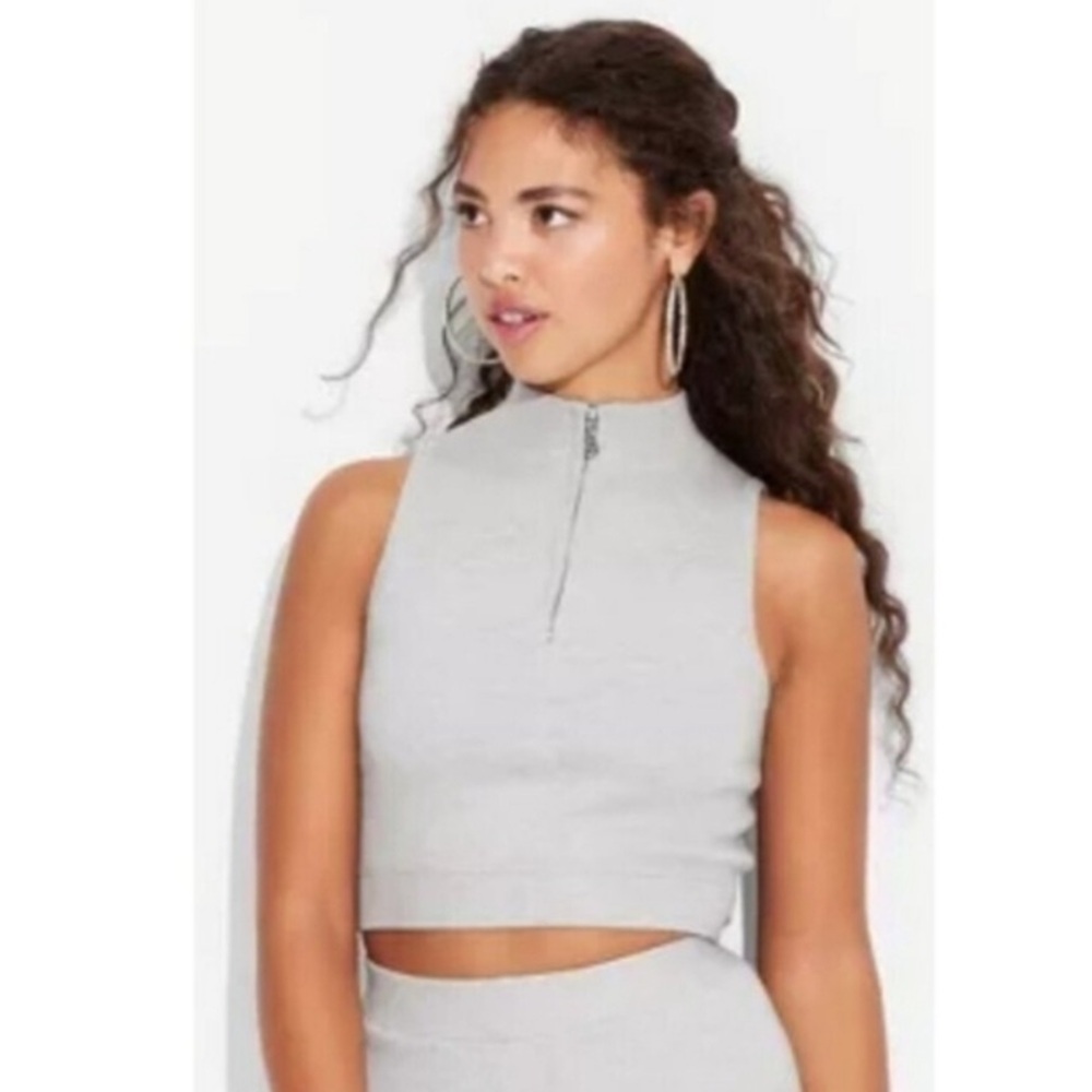 Wild Fable Women's Mock Turtleneck Zip Sweater Tank Heather Gray M